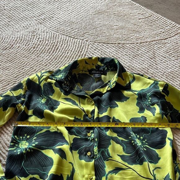Bailey 44 Lime and Charcoal Floral Top - Picture 7 of 8